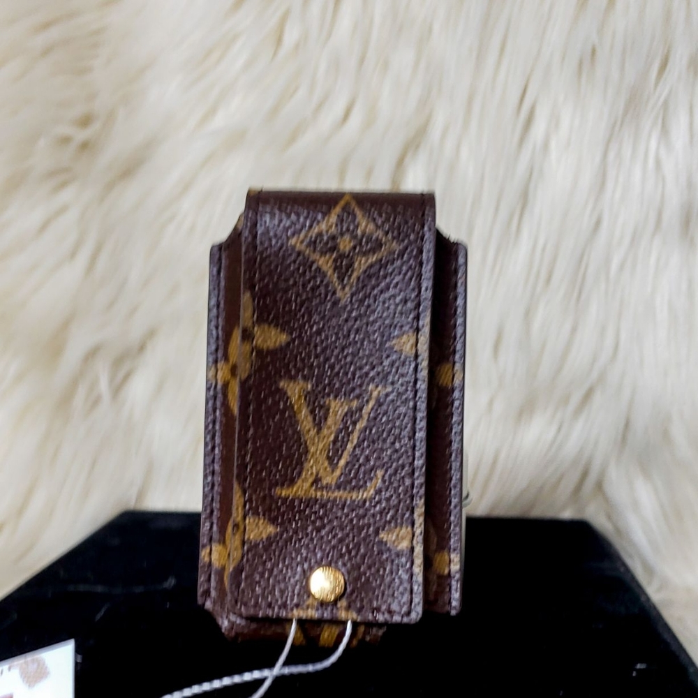pre-Loved Louis Vuitton iPod mini case